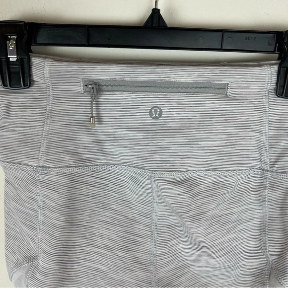 Lululemon run with the sun crops Leggings Mesh Gray Size 4 B15 - Picture 7 of 9